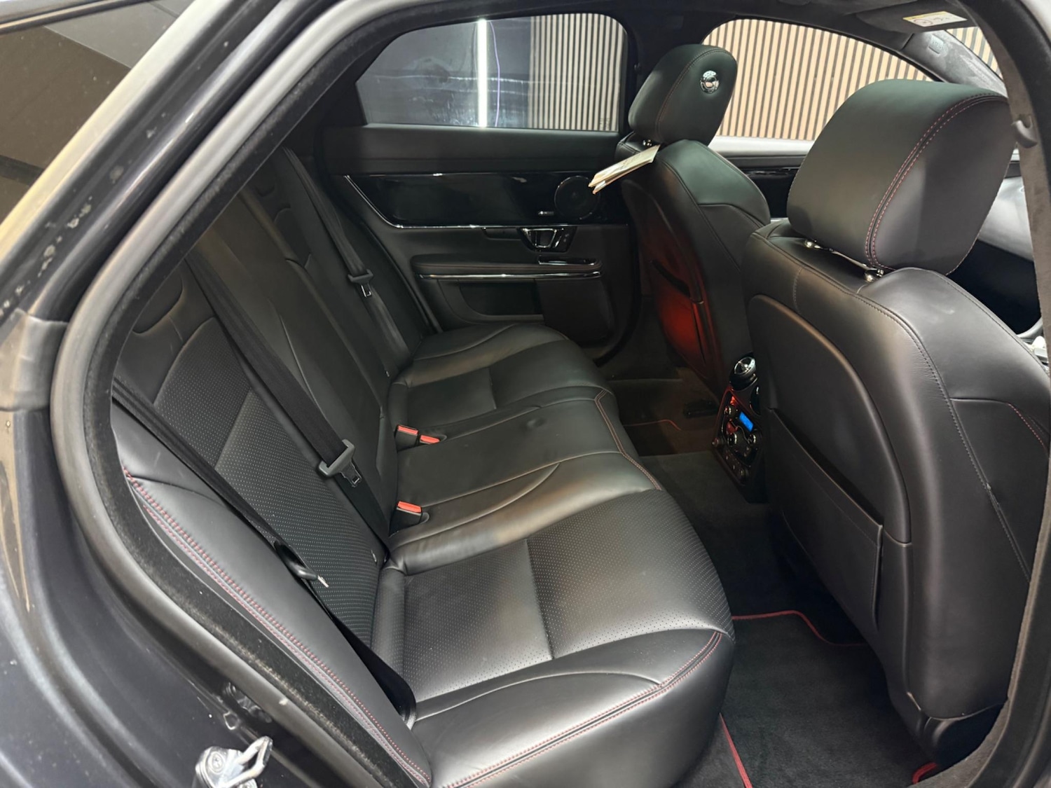 Used Jaguar XJ 2018 for sale - 76660417: Photo 23