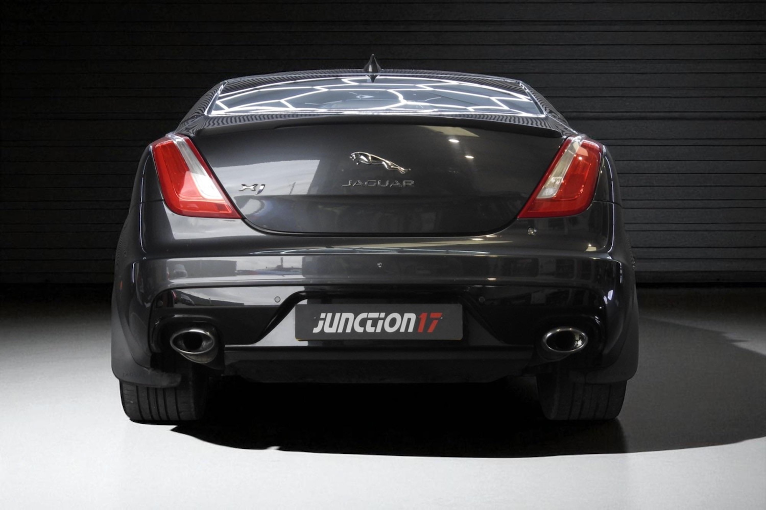 Used Jaguar XJ 2018 for sale - 76660417: Photo 3