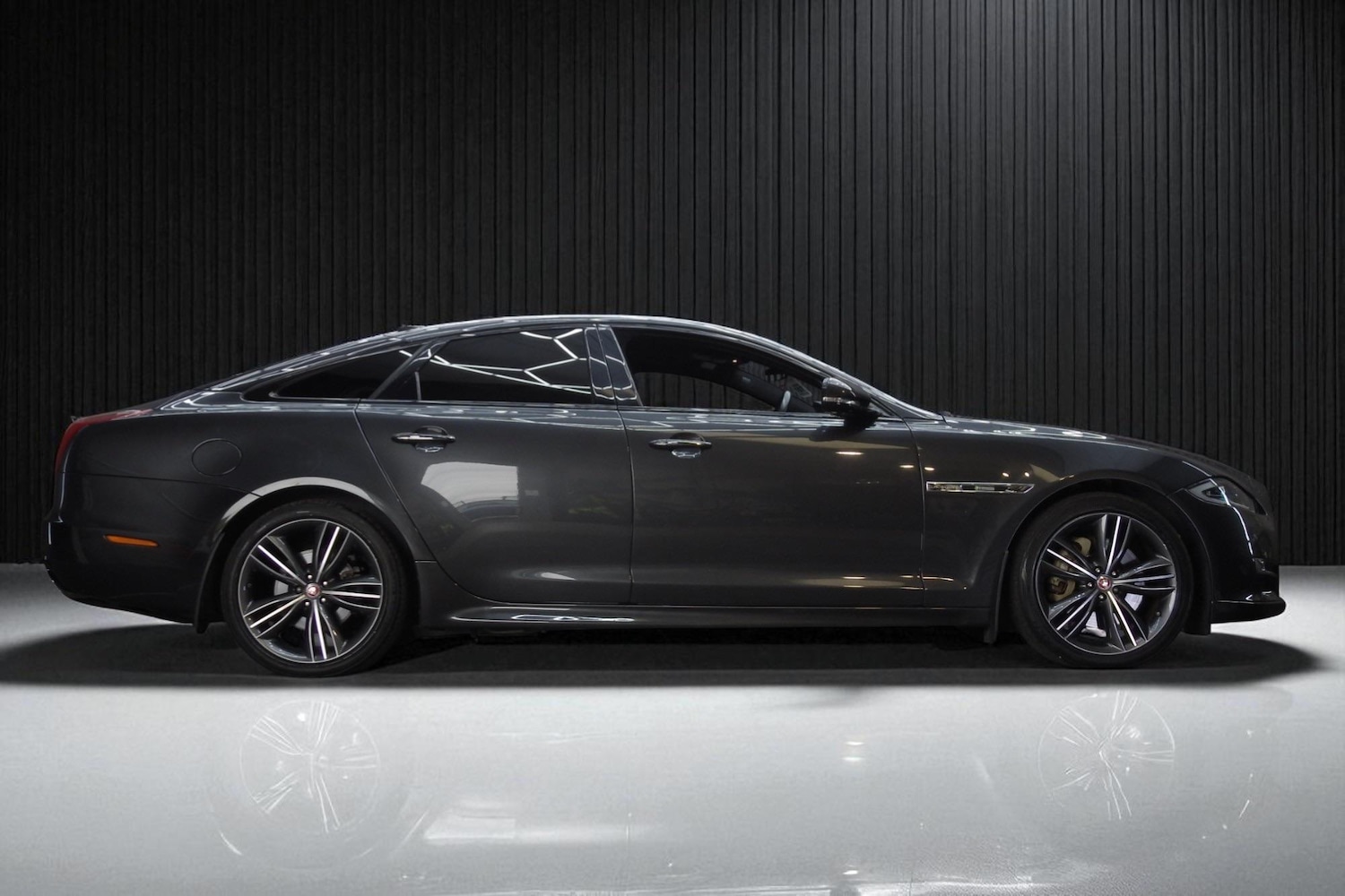 Used Jaguar XJ 2018 for sale - 76660417: Photo 6