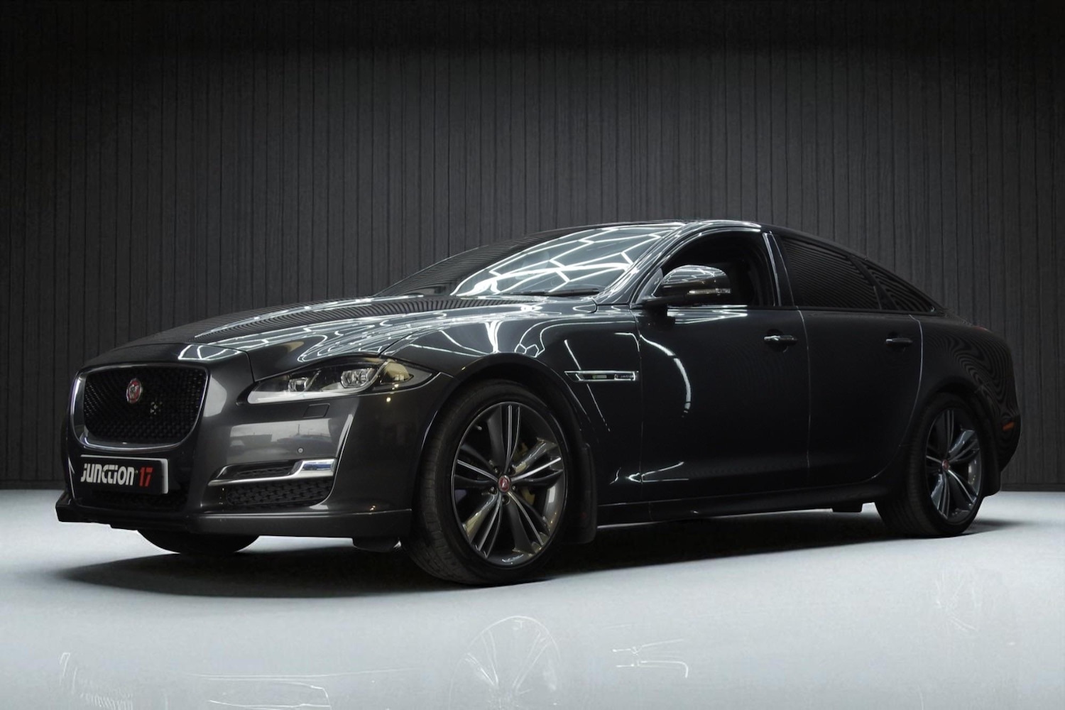 Used Jaguar XJ 2018 for sale - 76660417: Photo 7