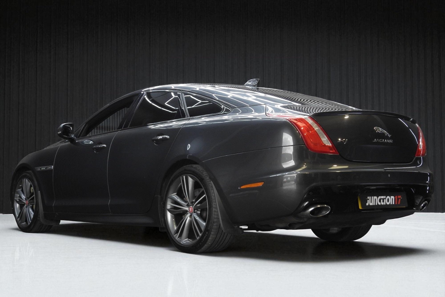 Used Jaguar XJ 2018 for sale - 76660417: Photo 8