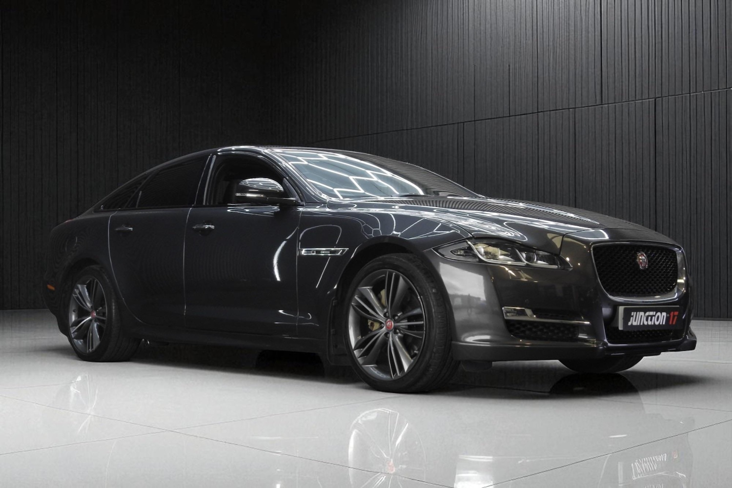 Used Jaguar XJ 2018 for sale - 76660417: Photo 9