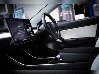 Used Tesla Model 3 2019 for sale - 79698472: Photo