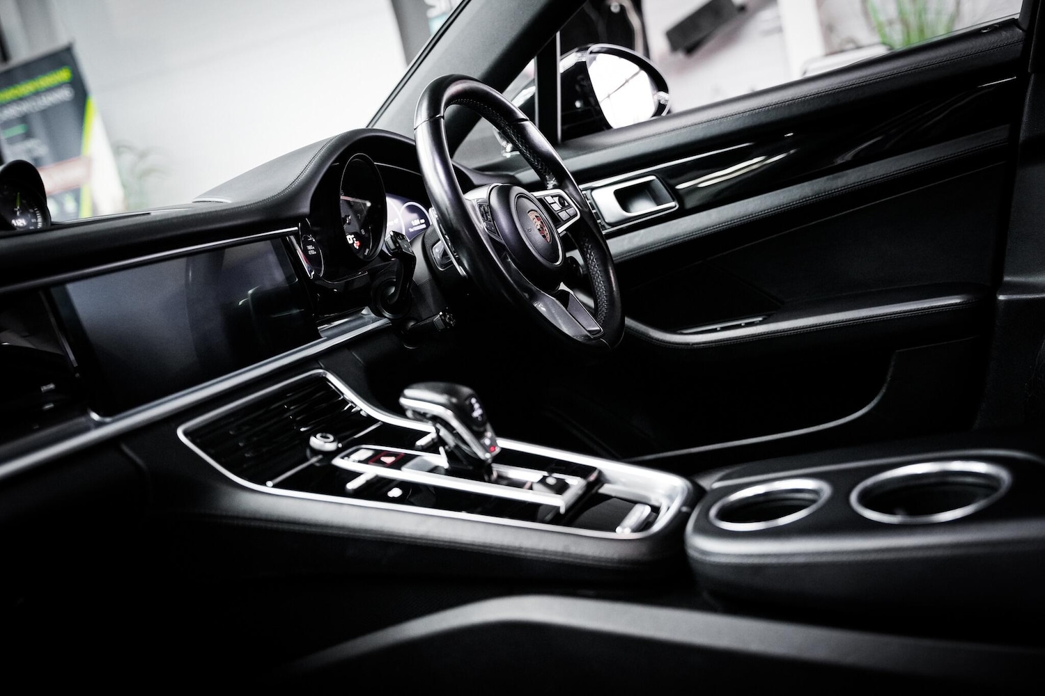 Used Porsche Panamera 2017 for sale - 77637404: Photo 3