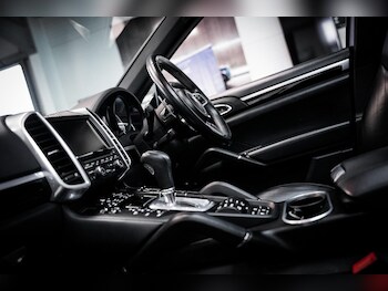 Used Porsche Cayenne 2015 for sale - 78046702: Photo