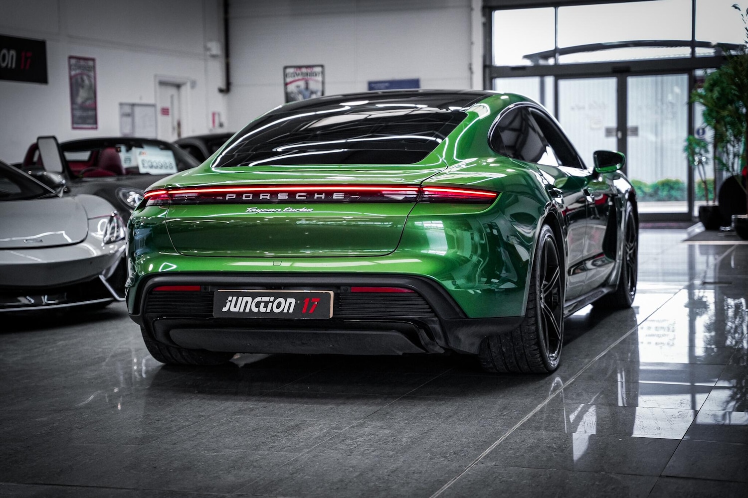 Used Porsche Taycan 2020 for sale - 77586567: Photo 16