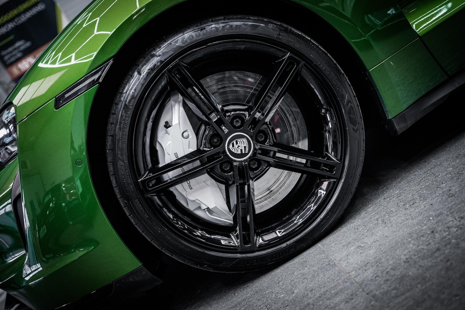 Used Porsche Taycan 2020 for sale - 77586567: Photo 30