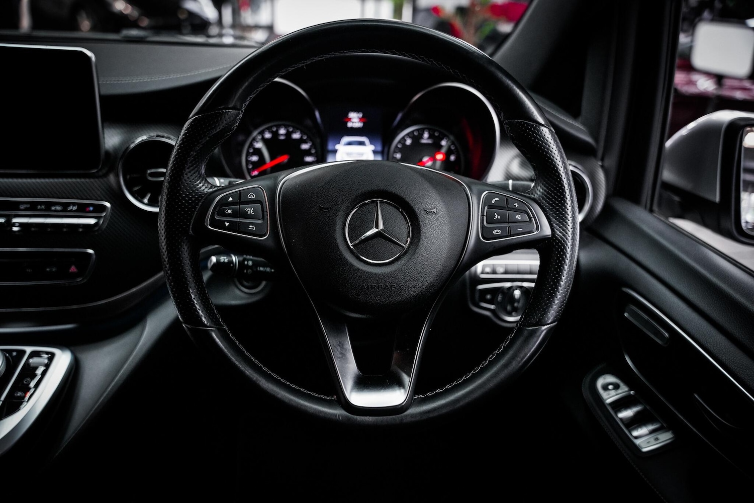 Used Mercedes-Benz V-Class 2020 for sale - 76660487: Photo 22