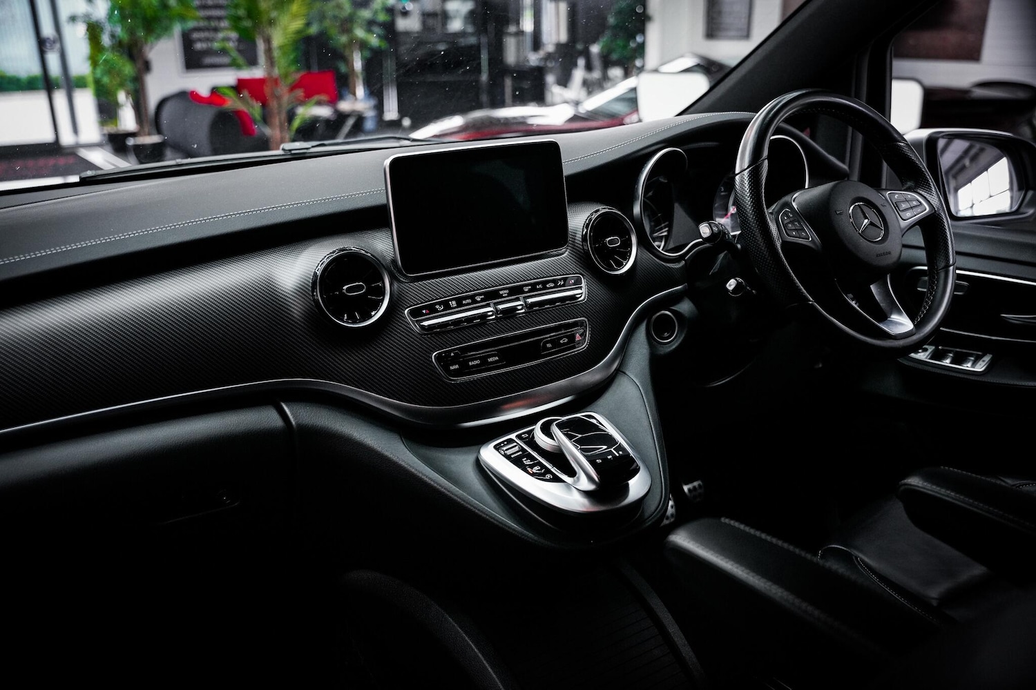 Used Mercedes-Benz V-Class 2020 for sale - 76660487: Photo 25