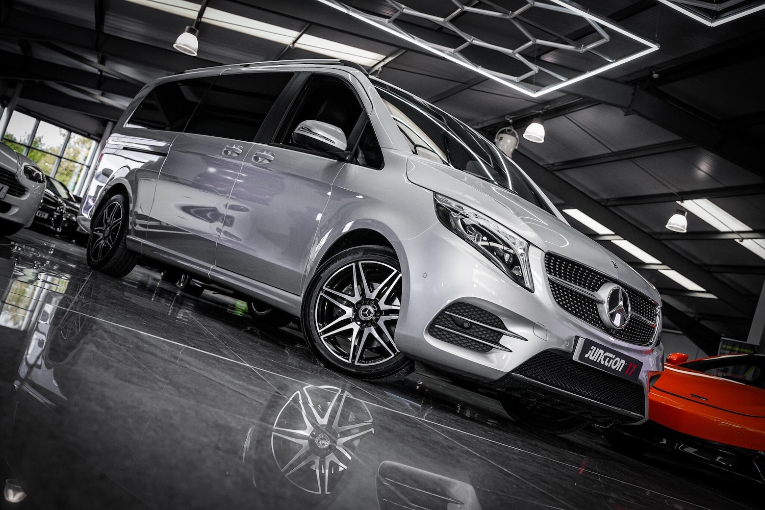 Used Mercedes-Benz V-Class 2020 for sale - 76660487: Photo 5