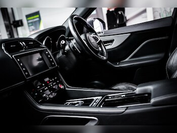 Used Jaguar F-Pace 2018 for sale - 77456019: Photo