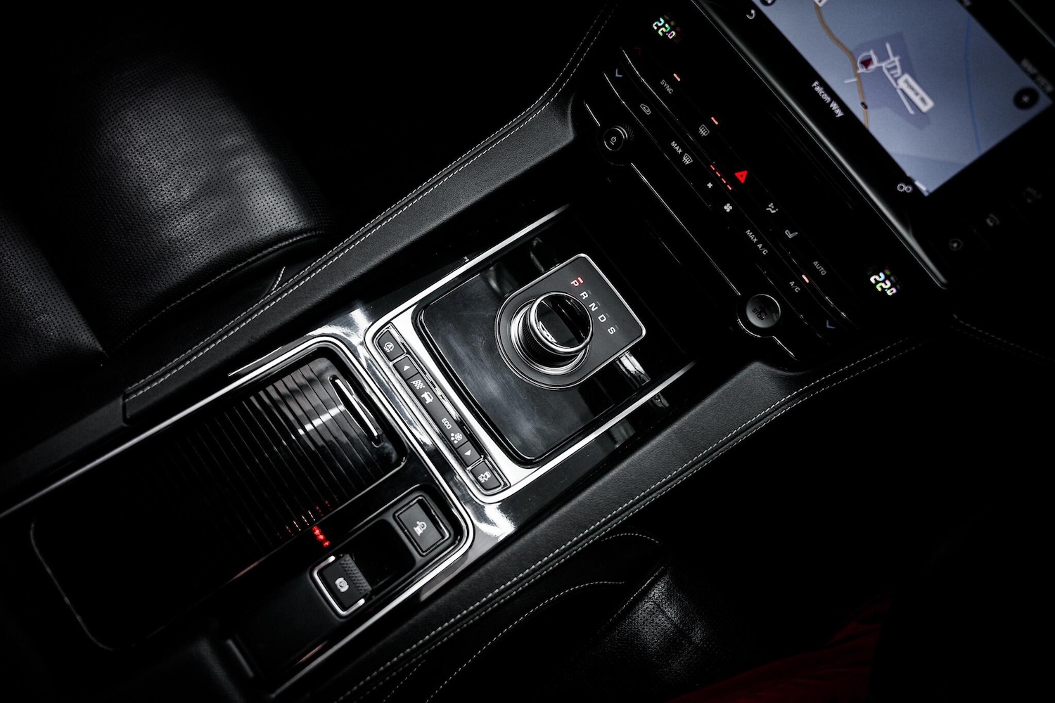 Used Jaguar F-Pace 2018 for sale - 77456019: Photo 6