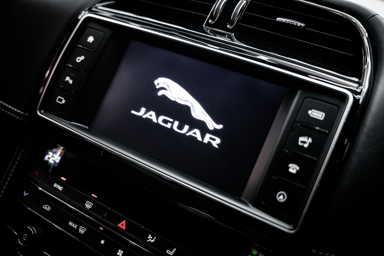 Used Jaguar F-Pace 2018 for sale - 77456019: Photo 8