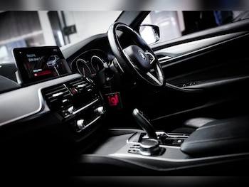 Used BMW 5 Series 2018 for sale - 76781033: Photo