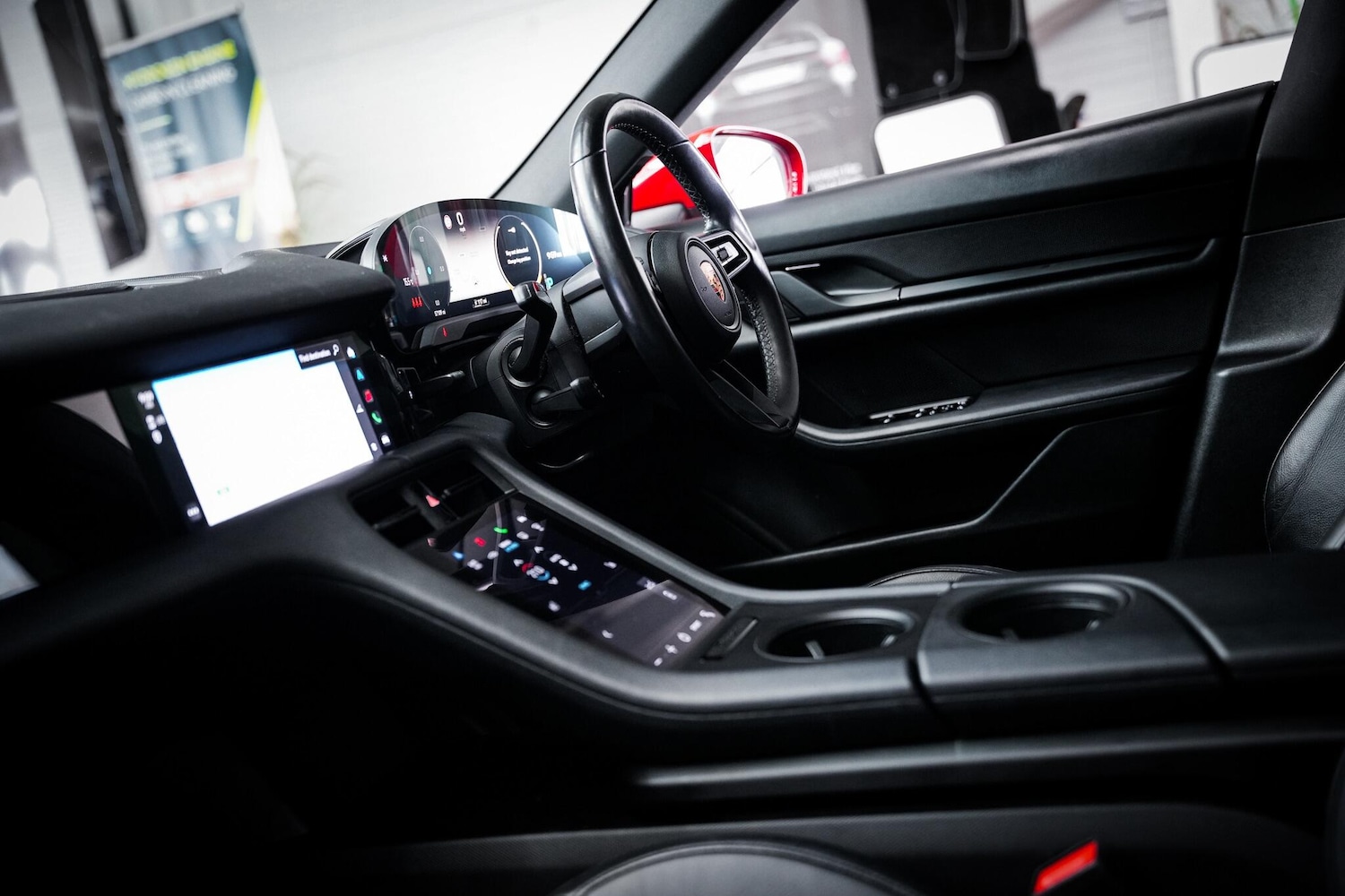 Used Porsche Taycan 2021 for sale - 77909631: Photo 4