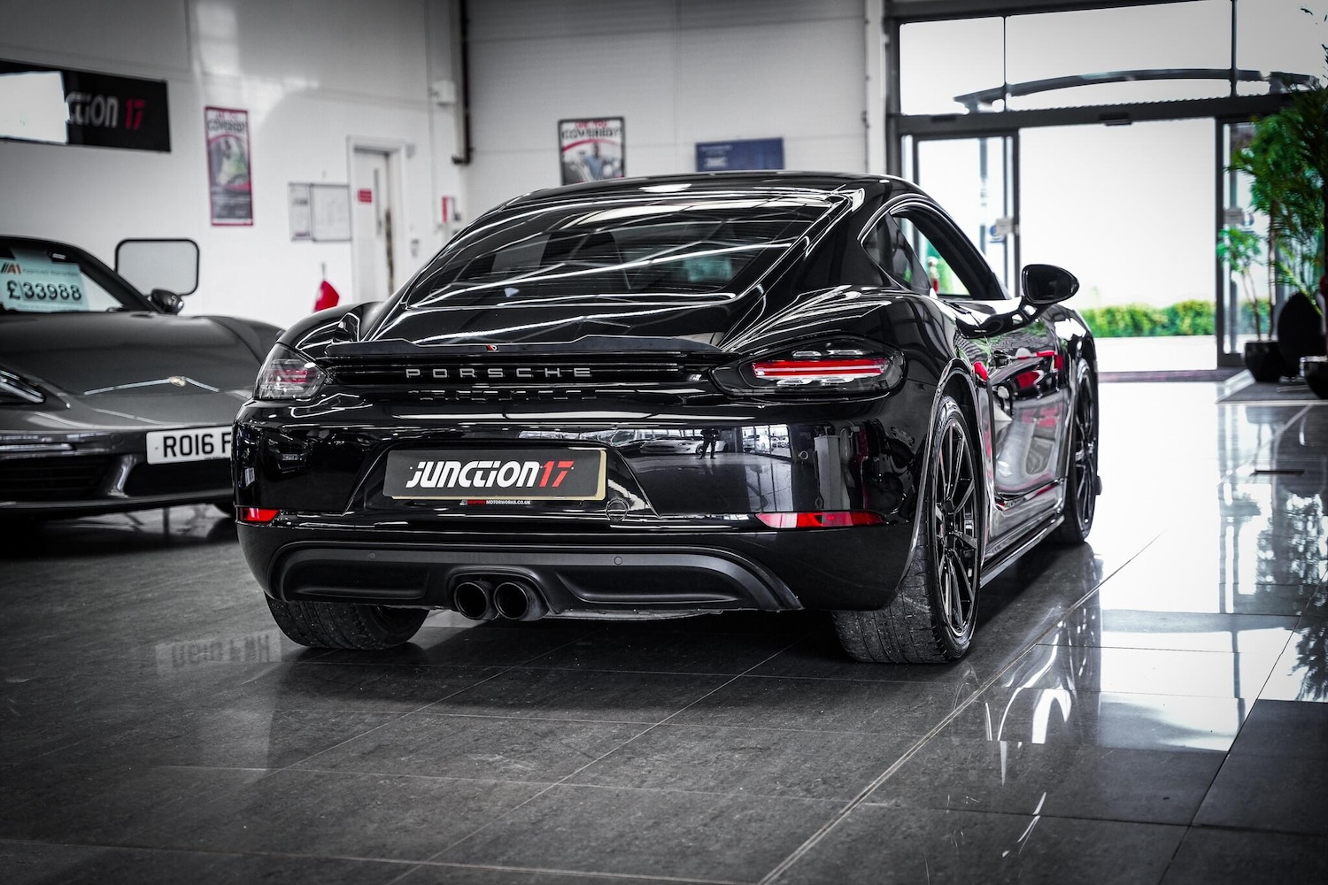 Used Porsche 718 Cayman 2018 for sale - 77510984: Photo 15