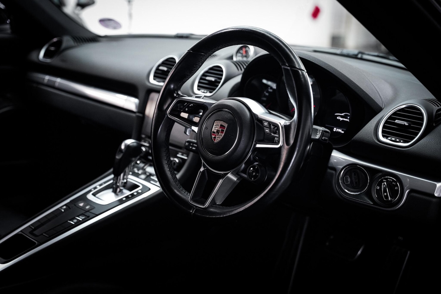 Used Porsche 718 Cayman 2018 for sale - 77510984: Photo 18