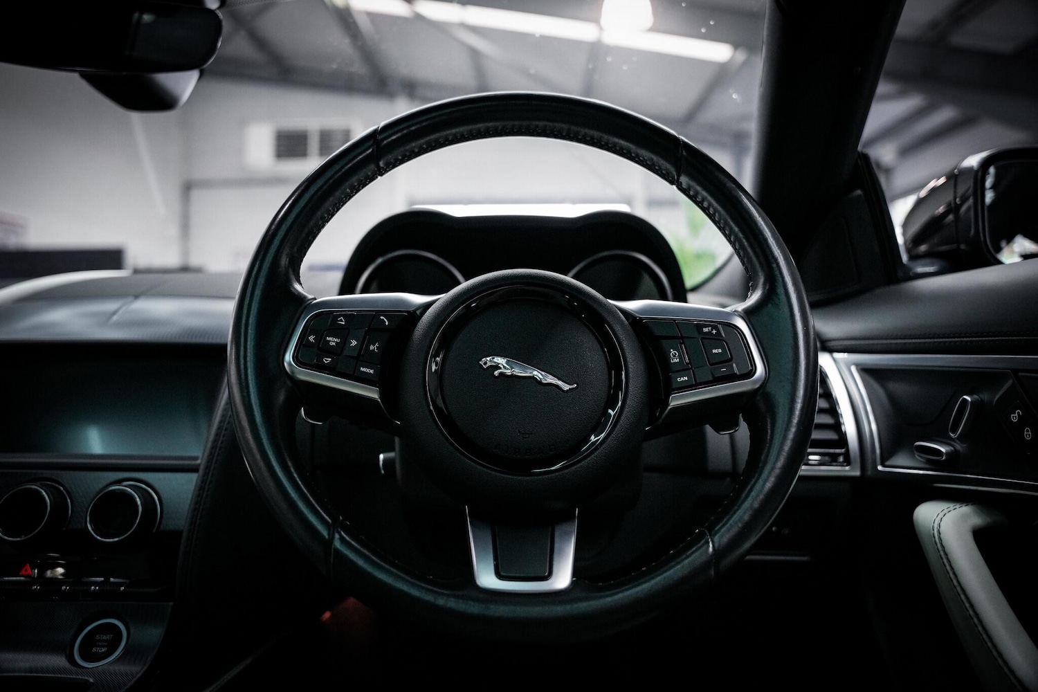 Used Jaguar F-Type 2019 for sale - 76660425: Photo 20