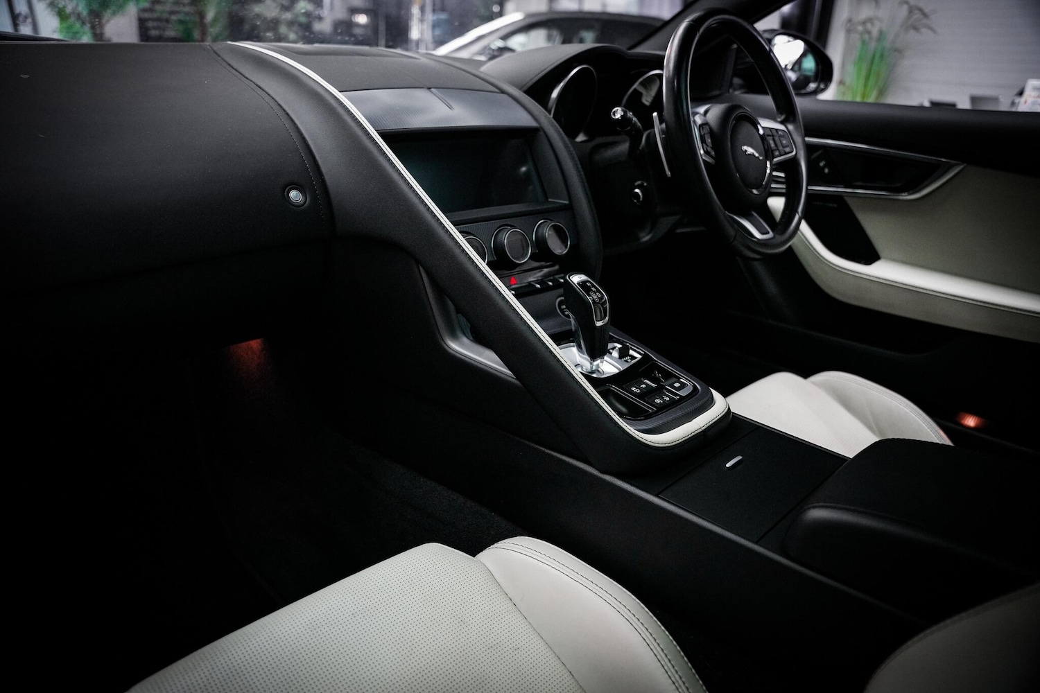 Used Jaguar F-Type 2019 for sale - 76660425: Photo 22