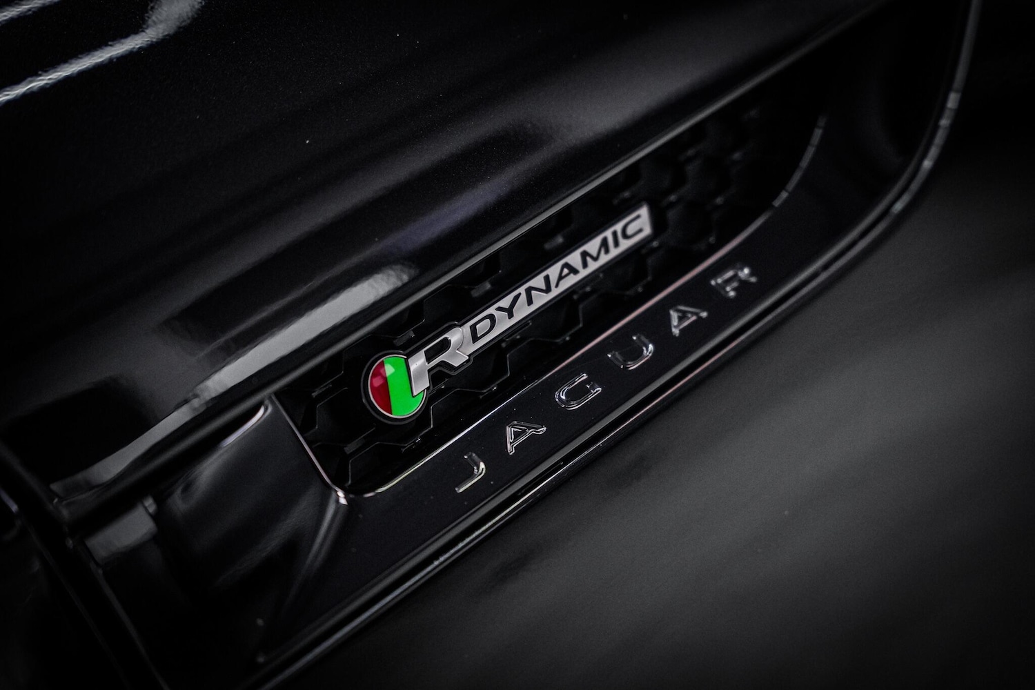 Used Jaguar F-Type 2019 for sale - 76660425: Photo 33