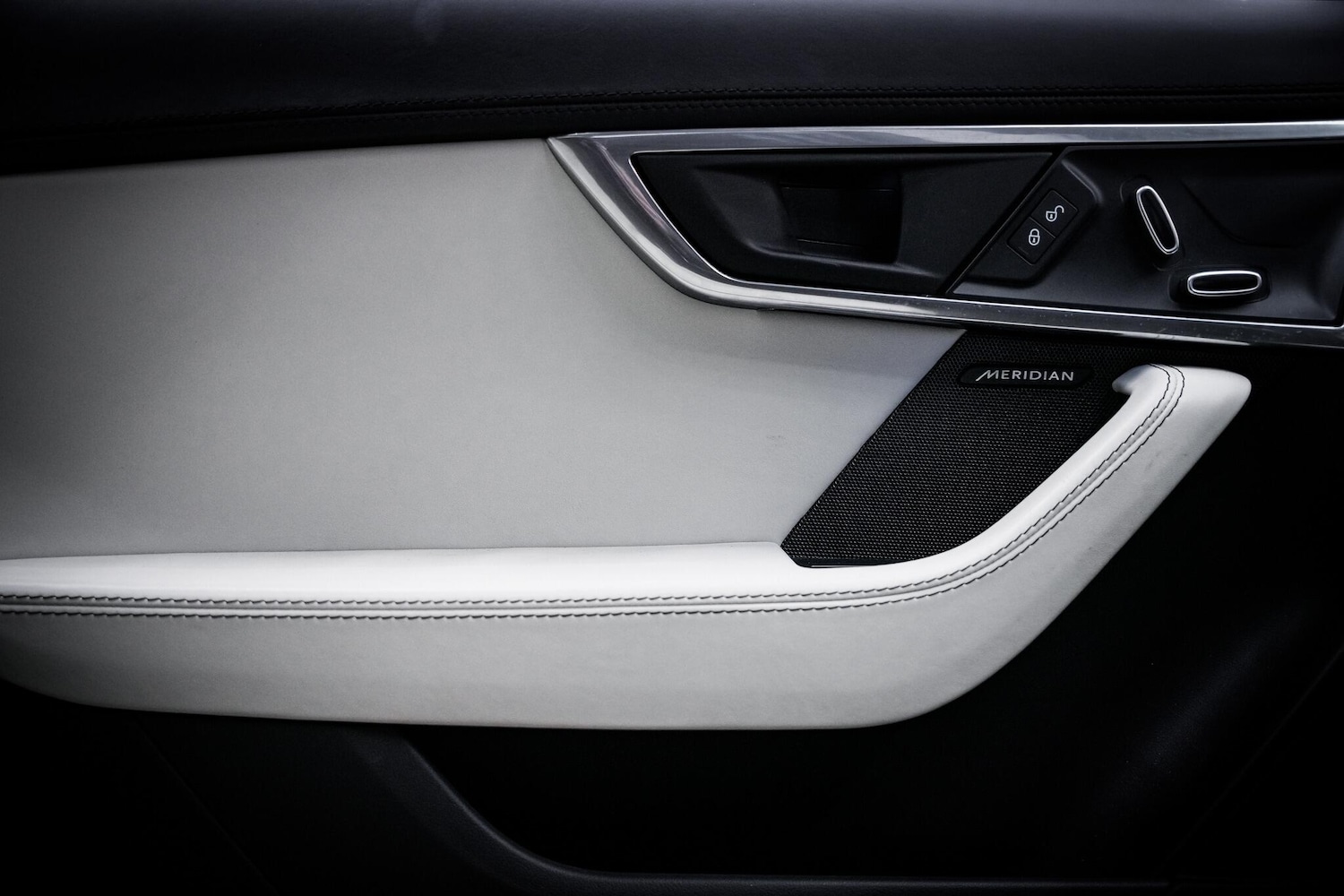 Used Jaguar F-Type 2019 for sale - 76660425: Photo 47