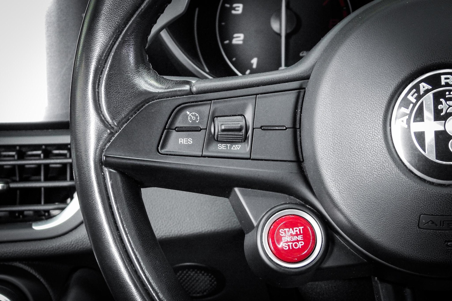 Used Alfa Romeo Giulia 2018 for sale - 76660548: Photo 27