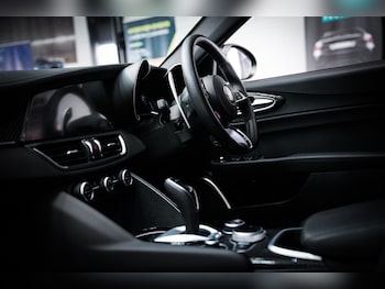 Used Alfa Romeo Giulia 2022 for sale - 79247486: Photo