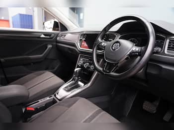 Used Volkswagen T-Roc 2019 for sale - 79726054: Photo