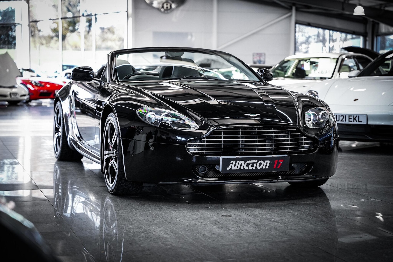 Used Aston Martin Vantage for sale - 76913831: Photo 11