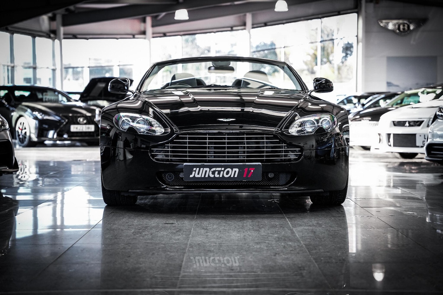 Used Aston Martin Vantage for sale - 76913831: Photo 12