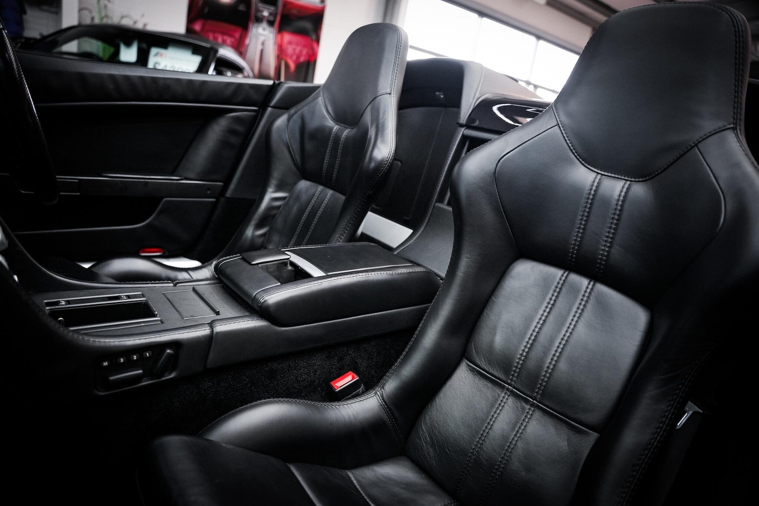 Used Aston Martin Vantage for sale - 76913831: Photo 24