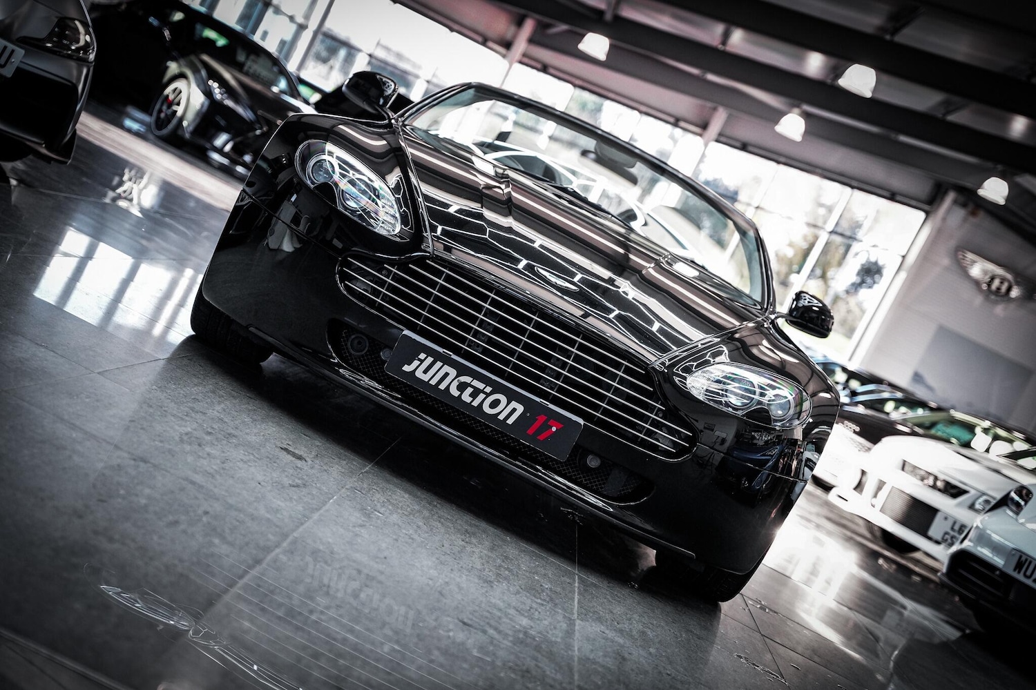 Used Aston Martin Vantage for sale - 76913831: Photo 3