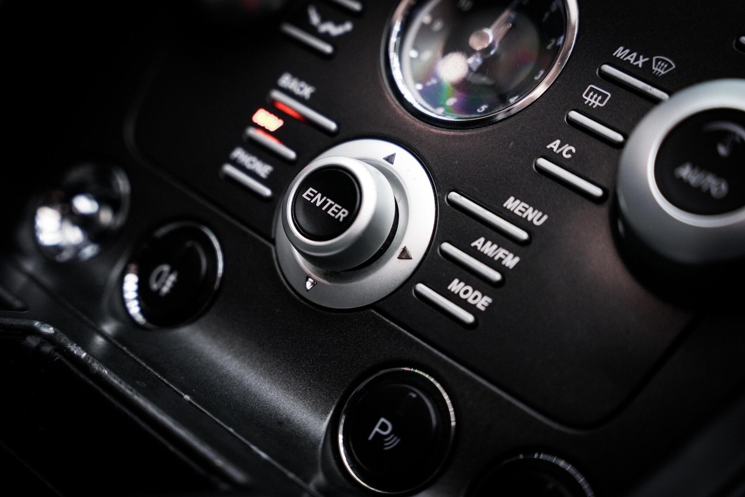 Used Aston Martin Vantage for sale - 76913831: Photo 44