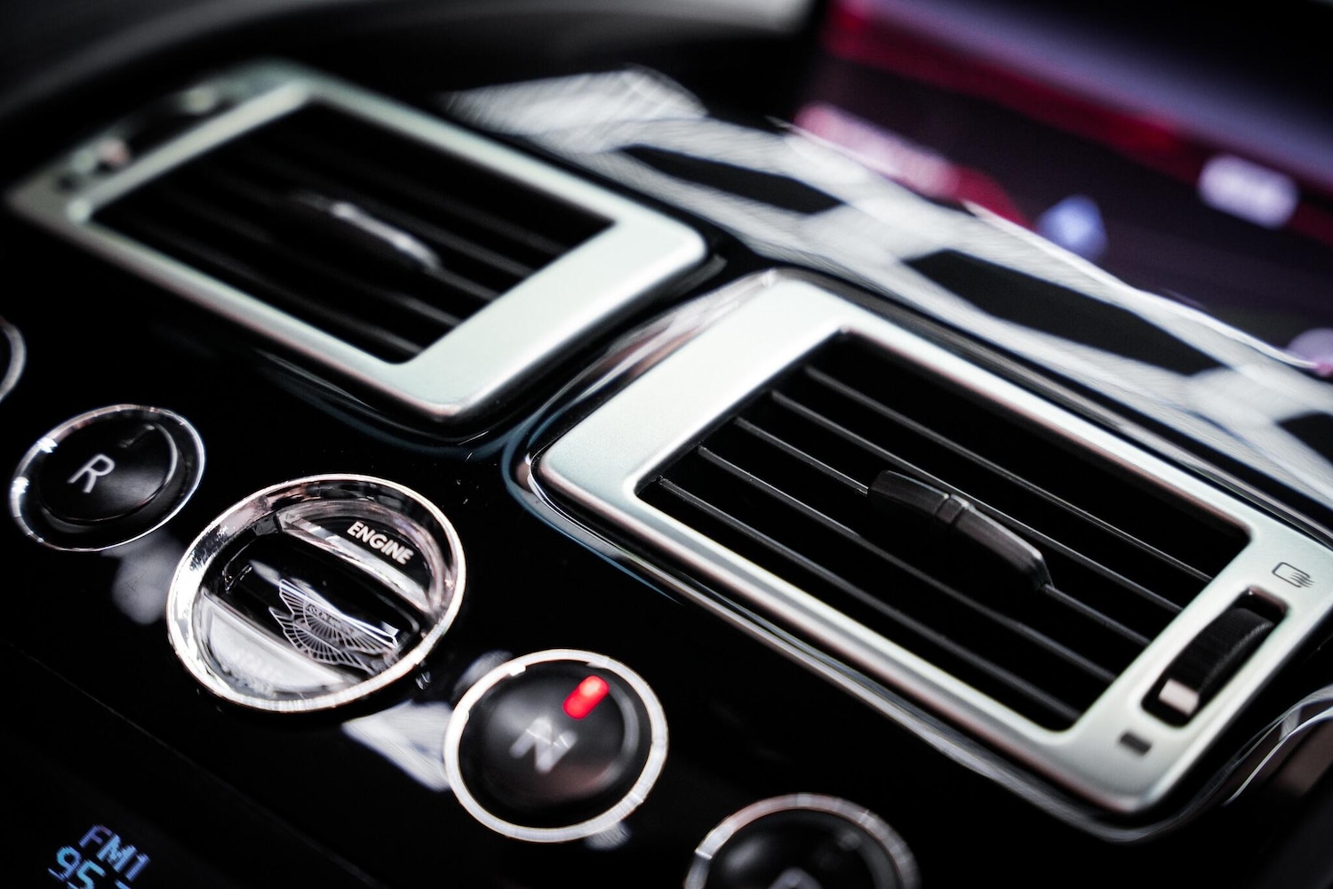 Used Aston Martin Vantage for sale - 76913831: Photo 47