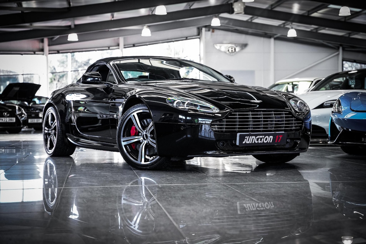 Used Aston Martin Vantage for sale - 76913831: Photo 5