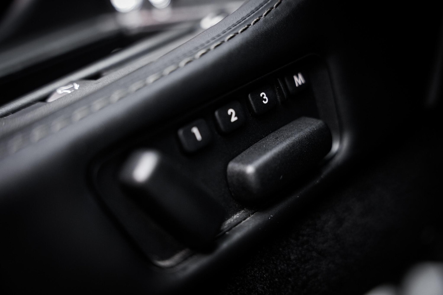 Used Aston Martin Vantage for sale - 76913831: Photo 51