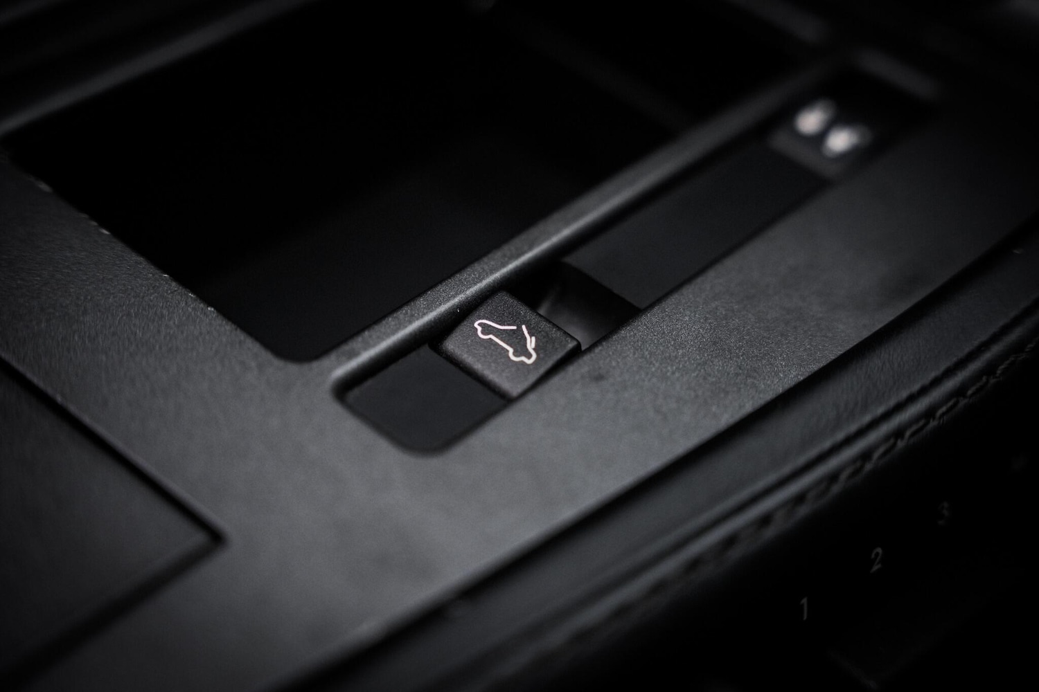 Used Aston Martin Vantage for sale - 76913831: Photo 52