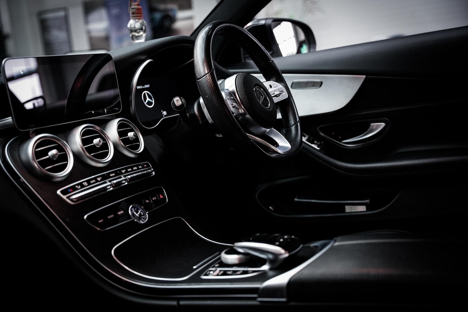 Used Mercedes-Benz C Class 2019 for sale - 76660453: Photo 4