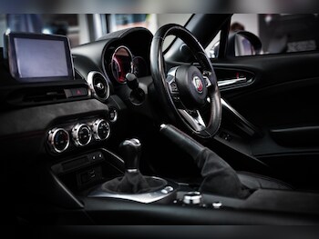 Used Abarth 124 Spider 2018 for sale - 79181102: Photo