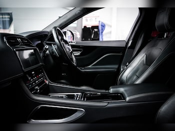 Used Jaguar F-Pace 2020 for sale - 78048052: Photo