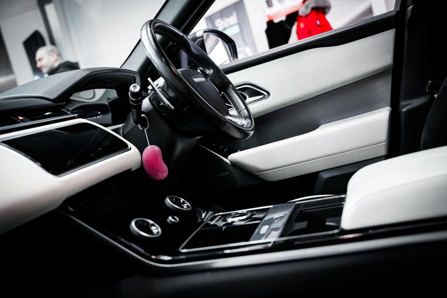 Used Land Rover Range Rover Velar 2018 for sale - 77066707: Photo 3