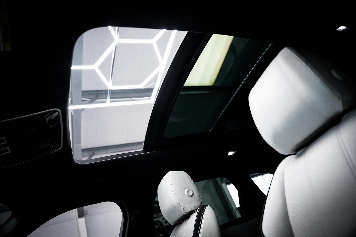 Used Land Rover Range Rover Velar 2018 for sale - 77066707: Photo 5