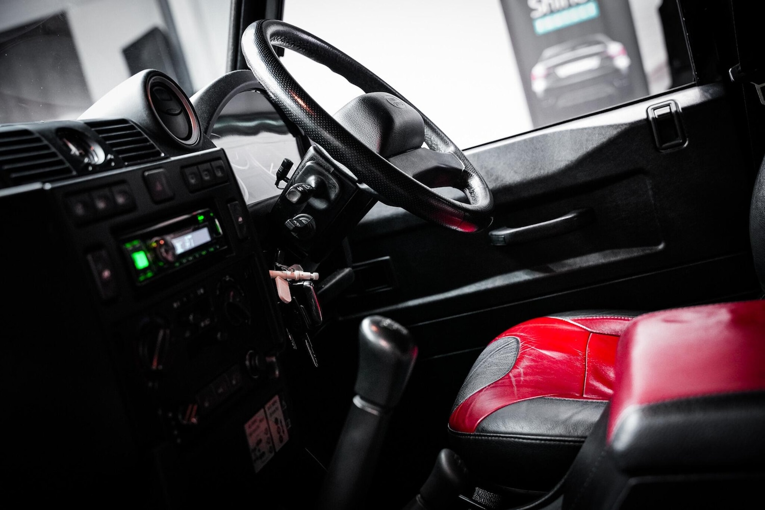 Used Land Rover Defender 110 for sale - 76996674: Photo 3