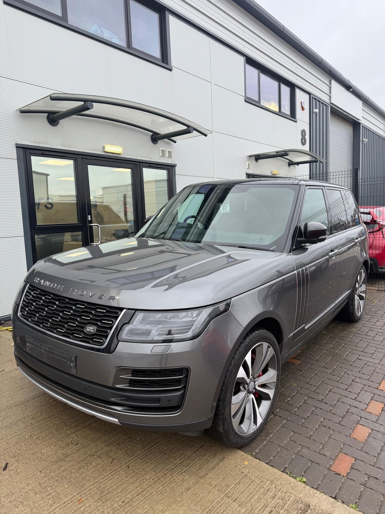 Used Land Rover Range Rover 2018 for sale - 76765688: Photo 1