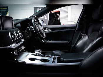 Used Kia Stinger 2018 for sale - 78958743: Photo