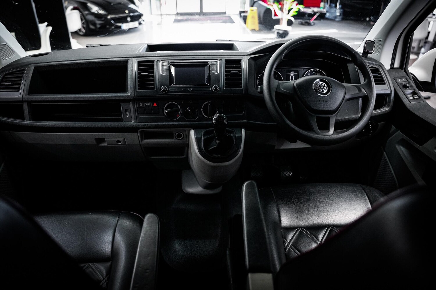 Used Volkswagen Transporter 2018 for sale - 76660406: Photo 25