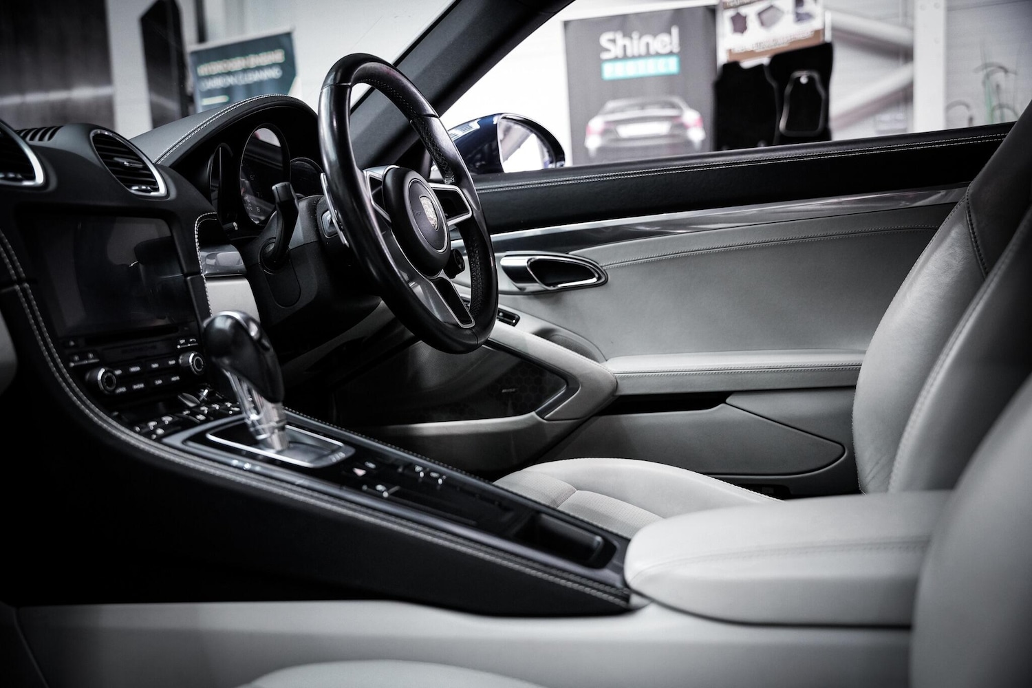 Used Porsche Cayman 2017 for sale - 78033721: Photo 4