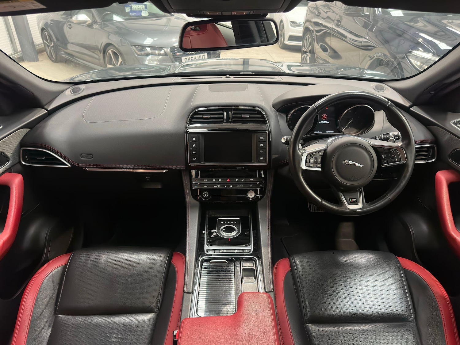 Used Jaguar F-Pace 2017 for sale - 76918568: Photo 16