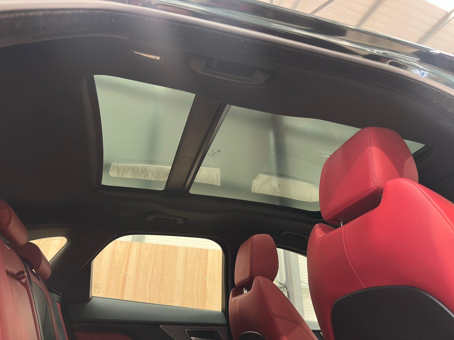 Used Jaguar F-Pace 2017 for sale - 76918568: Photo 38