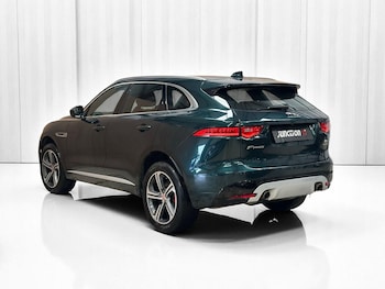 Used Jaguar F-Pace 2017 for sale - 76918568: Photo